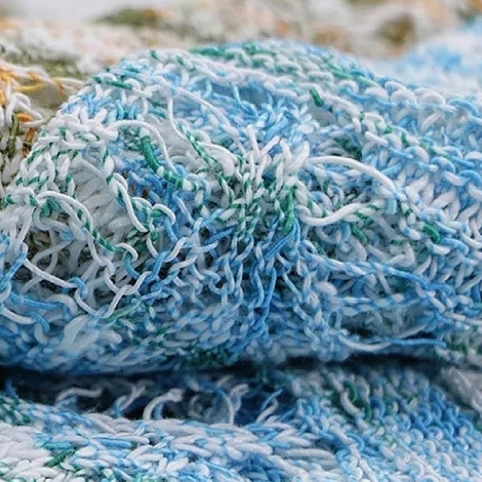 colored dot yarn